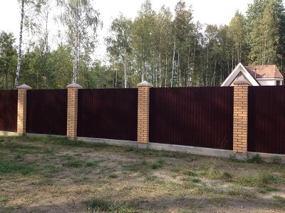 Установка забора из металлопрофиля в Слониме